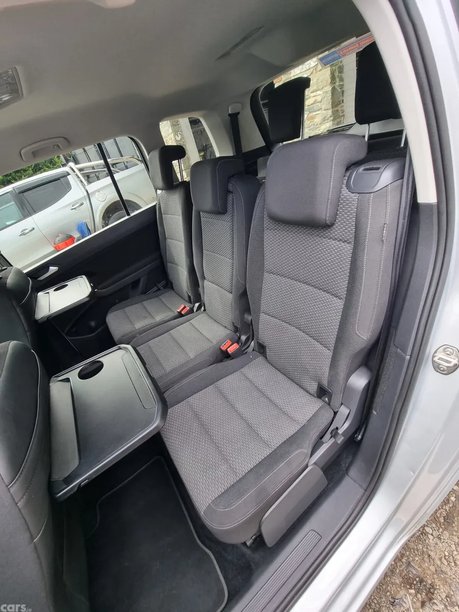 Volkswagen Touran MPV, Petrol, 2016, Silver