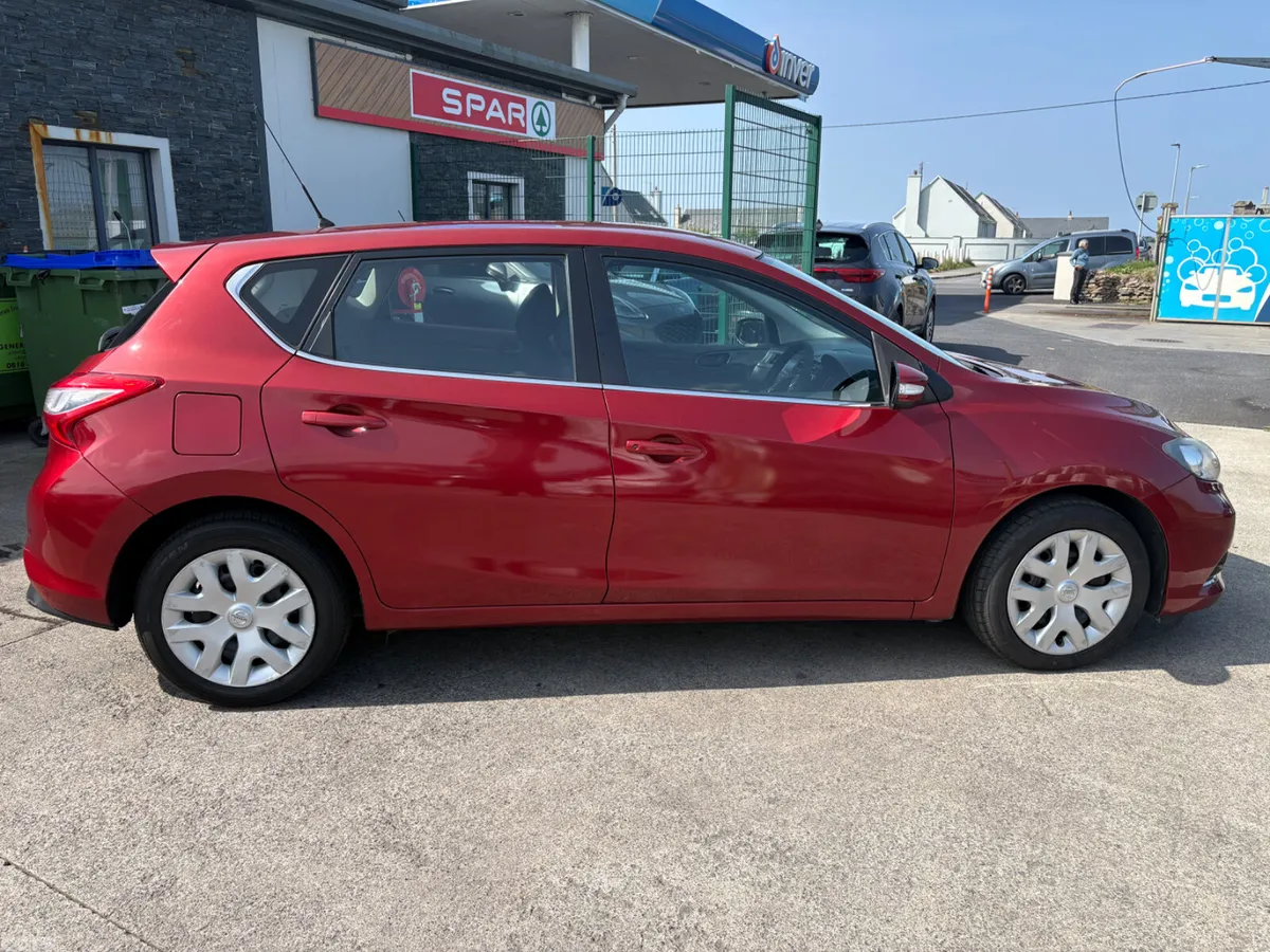 Nissan Pulsar Hatchback, Diesel, 2015, Red