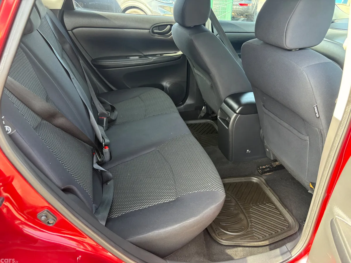Nissan Pulsar Hatchback, Diesel, 2015, Red