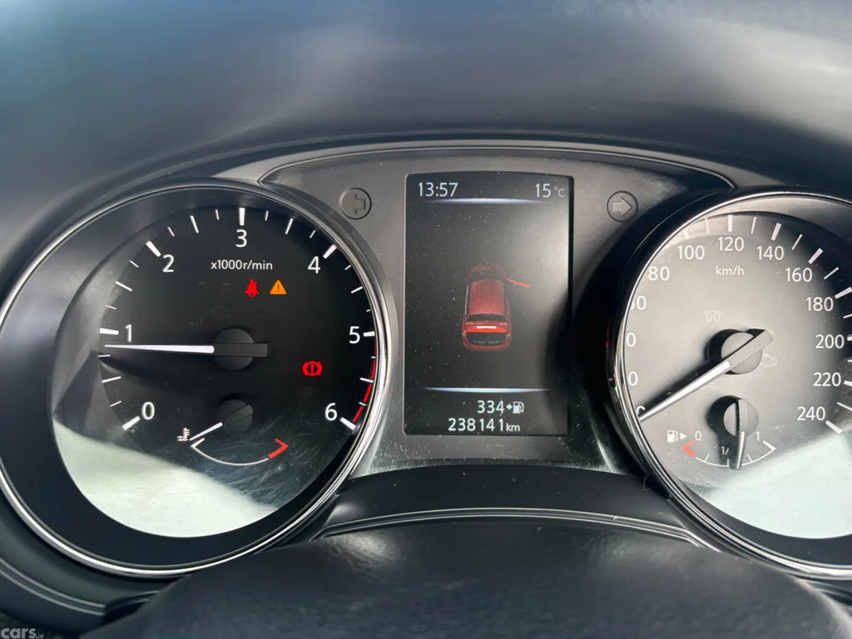 Nissan Pulsar Hatchback, Diesel, 2015, Red