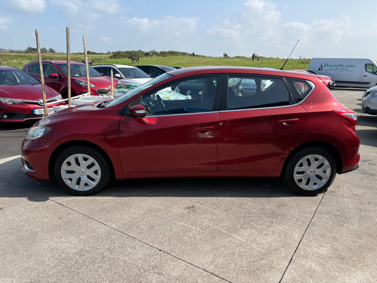 Nissan Pulsar Hatchback, Diesel, 2015, Red