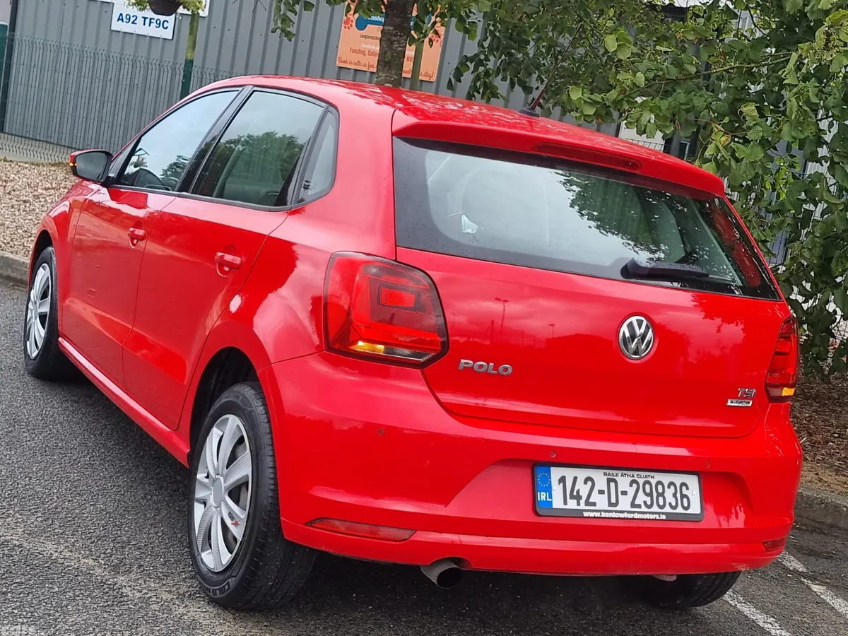 Volkswagen Polo Hatchback, Petrol, 2014, Red