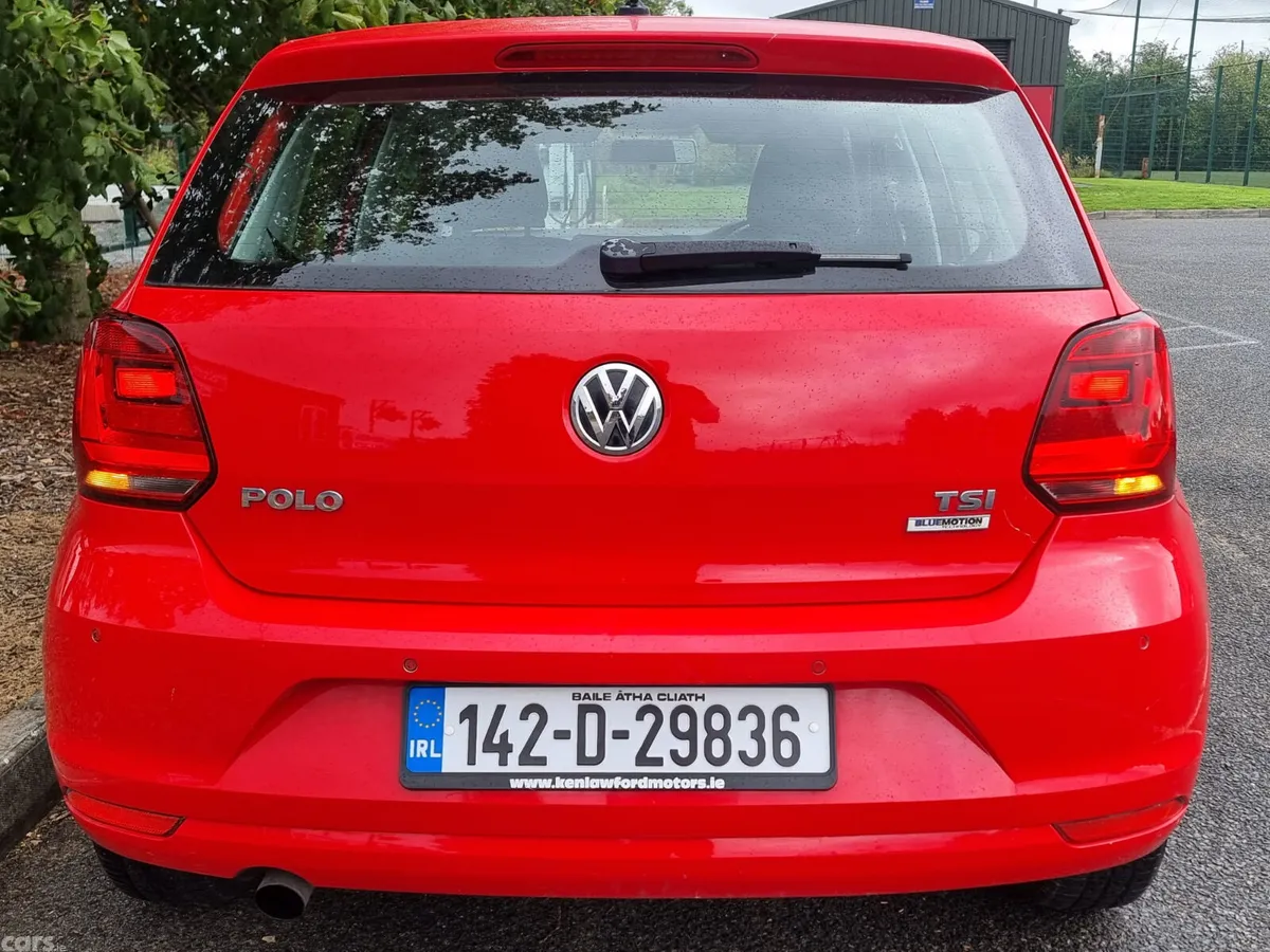 Volkswagen Polo Hatchback, Petrol, 2014, Red