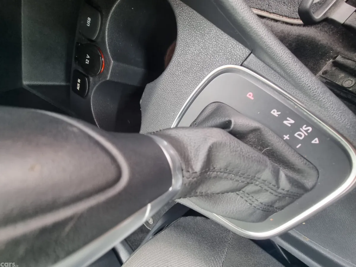 Volkswagen Polo Hatchback, Petrol, 2014, Red
