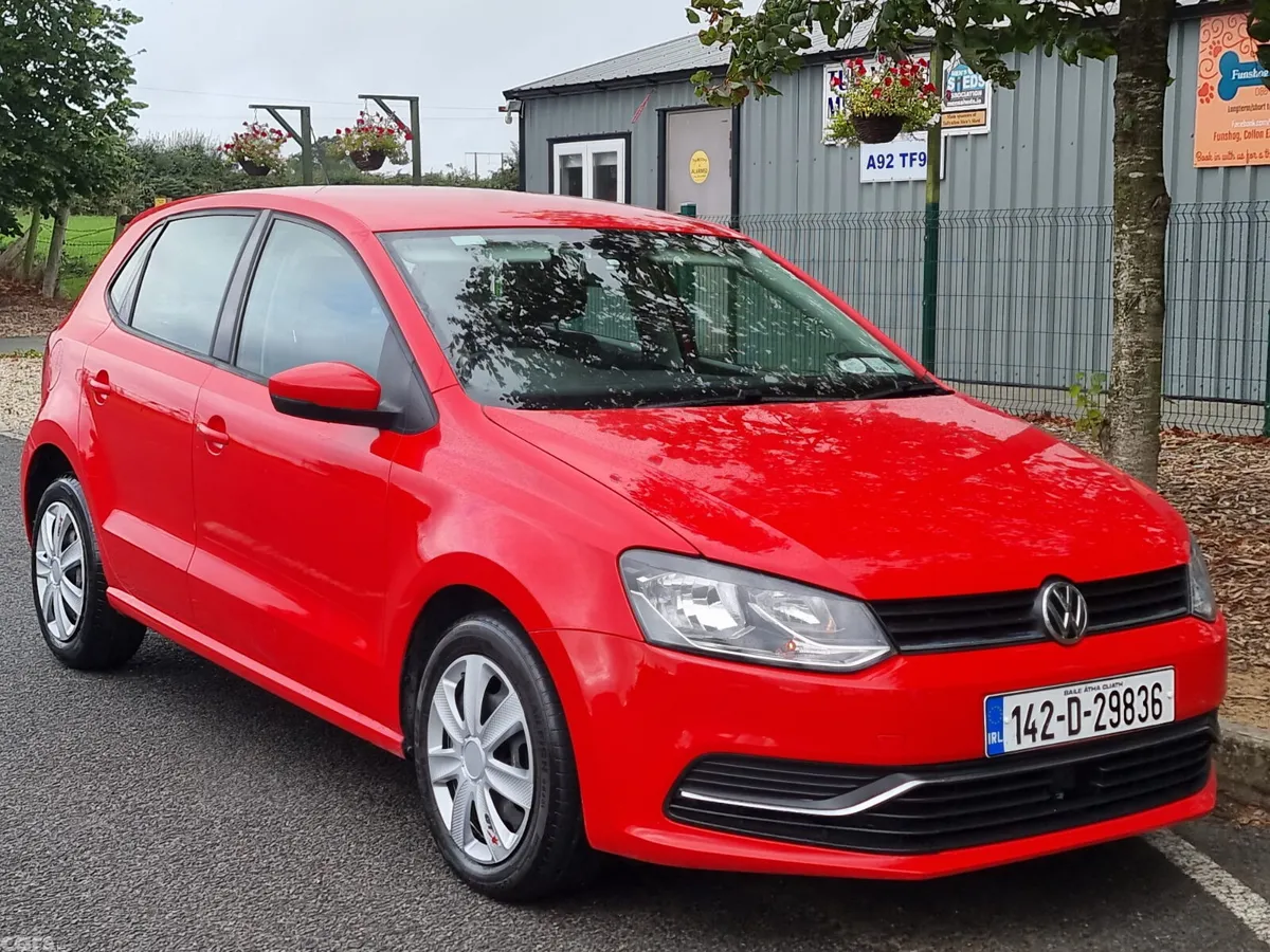 Volkswagen Polo Hatchback, Petrol, 2014, Red