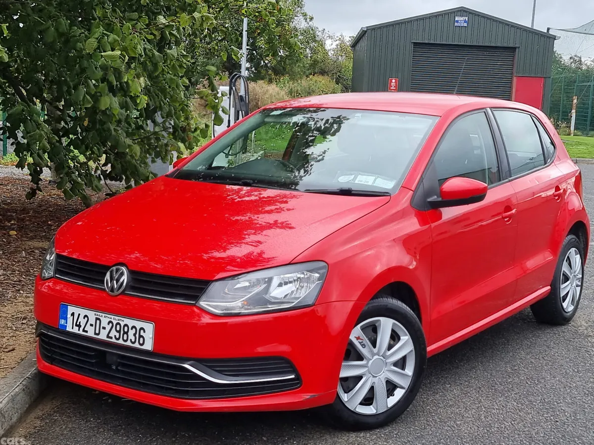 Volkswagen Polo Hatchback, Petrol, 2014, Red