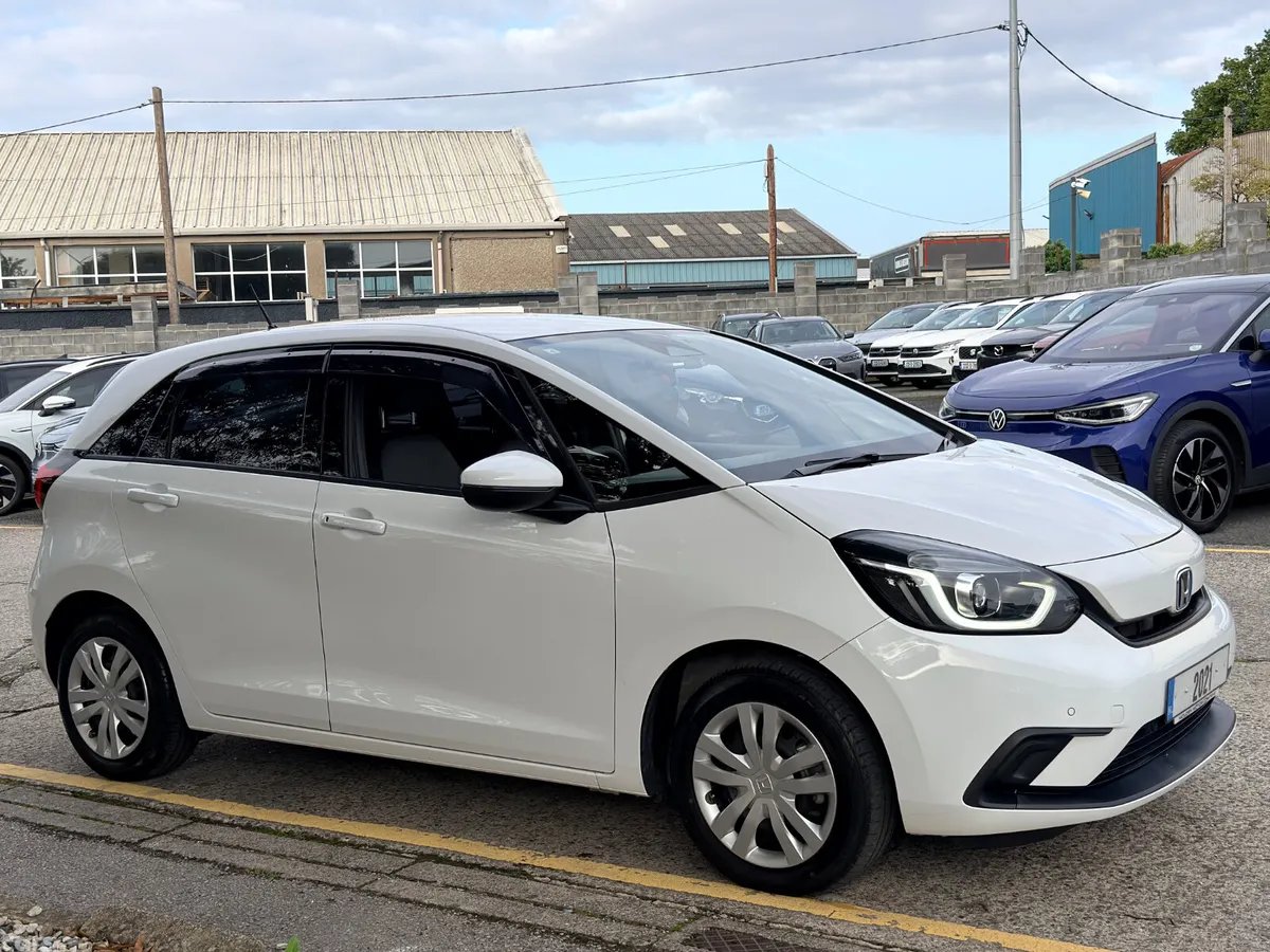 Honda Fit Hatchback, Petrol Hybrid, 2021, White