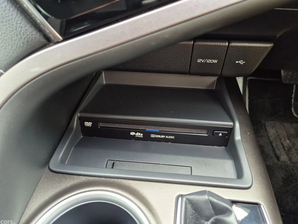 Toyota Camry Saloon, Petrol Hybrid, 2021, White