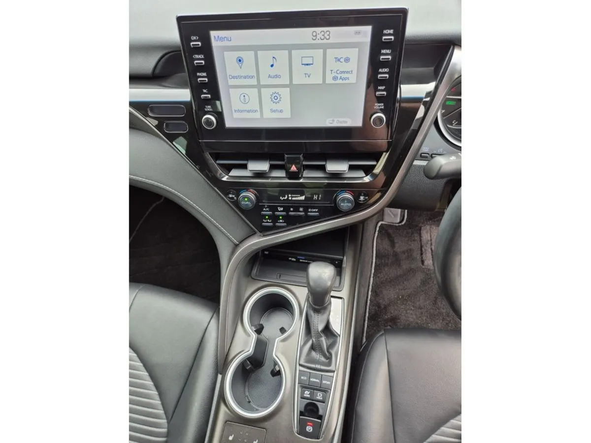 Toyota Camry Saloon, Petrol Hybrid, 2021, White