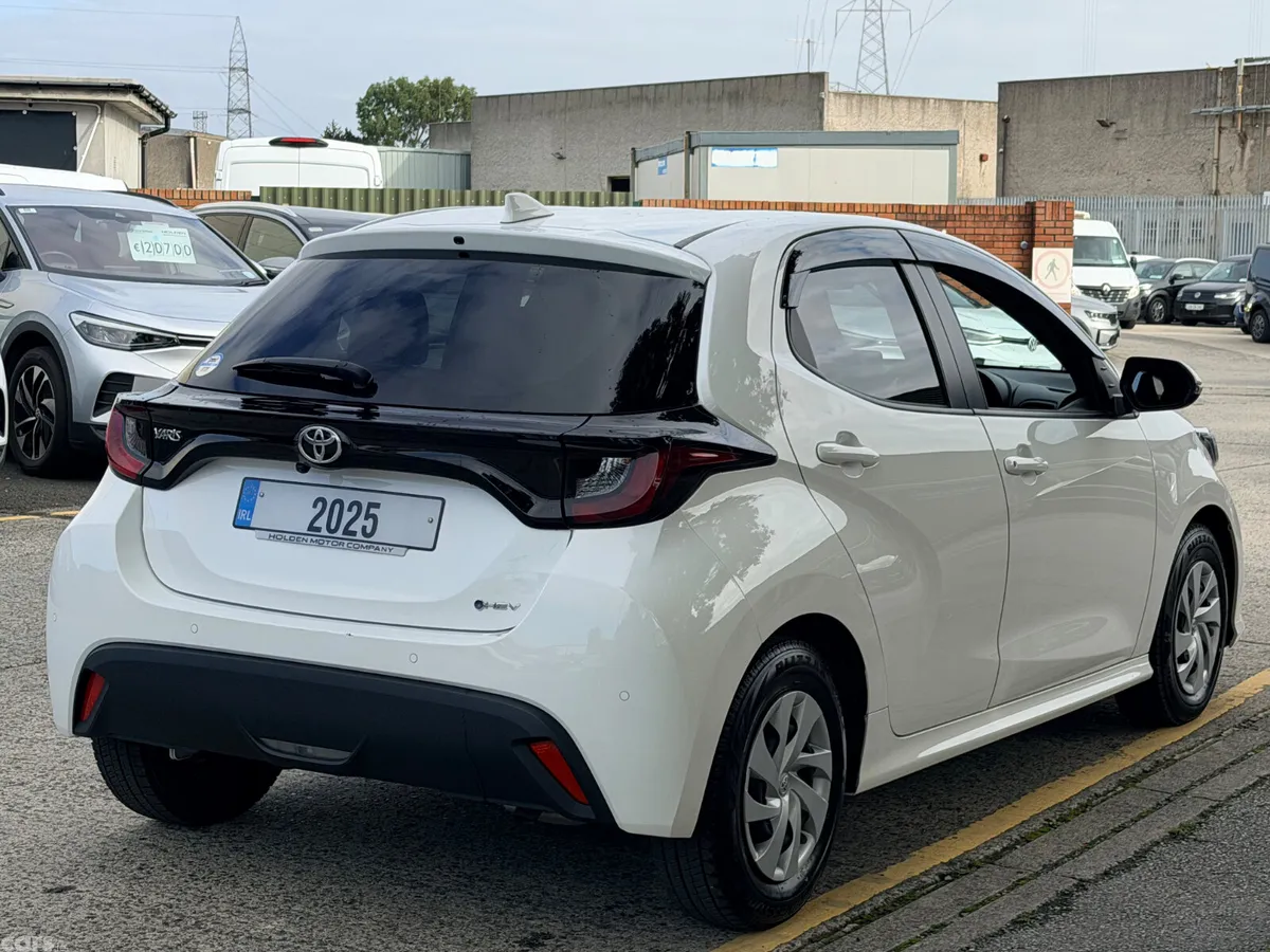Toyota Yaris Hatchback, Petrol Hybrid, 2025, White