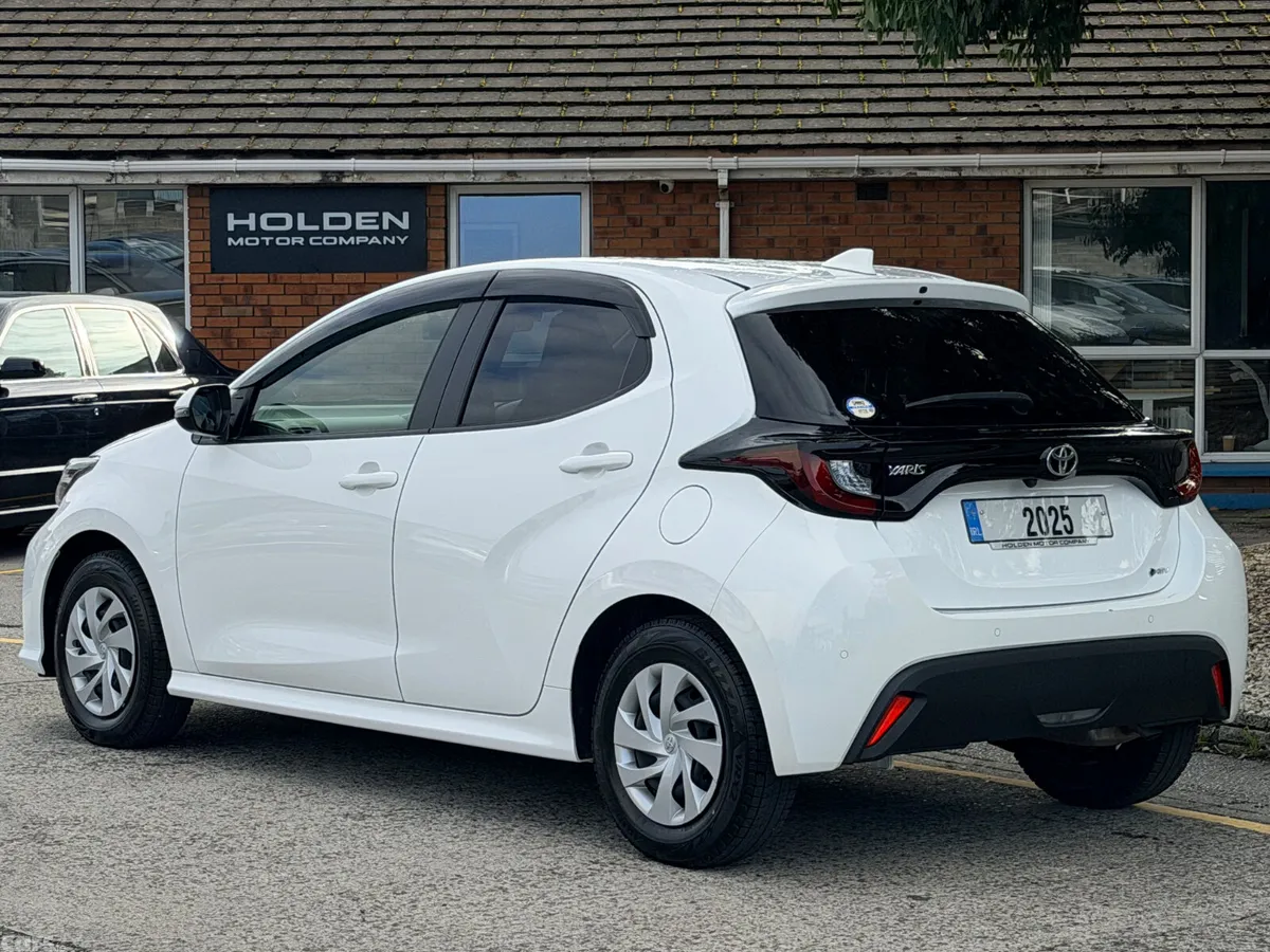 Toyota Yaris Hatchback, Petrol Hybrid, 2025, White