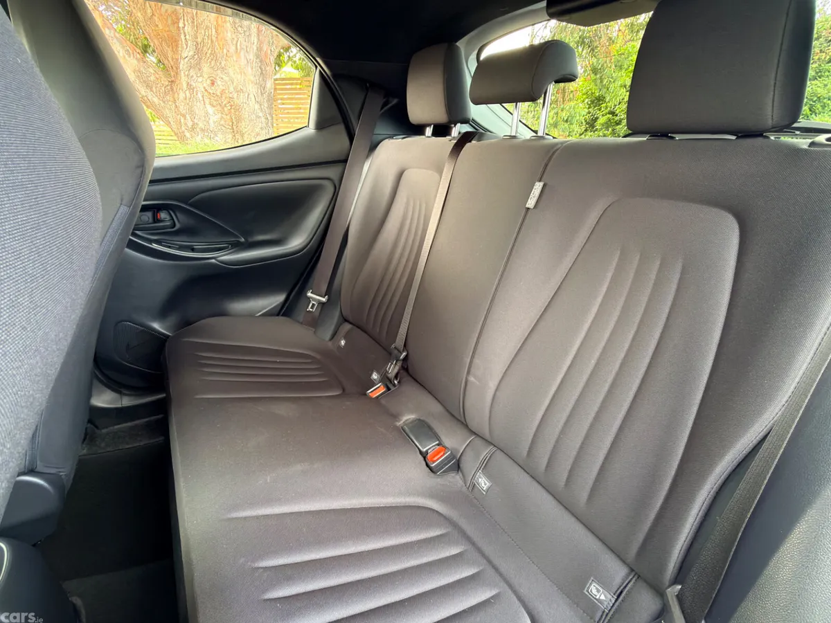 Toyota Yaris Hatchback, Petrol Hybrid, 2025, White
