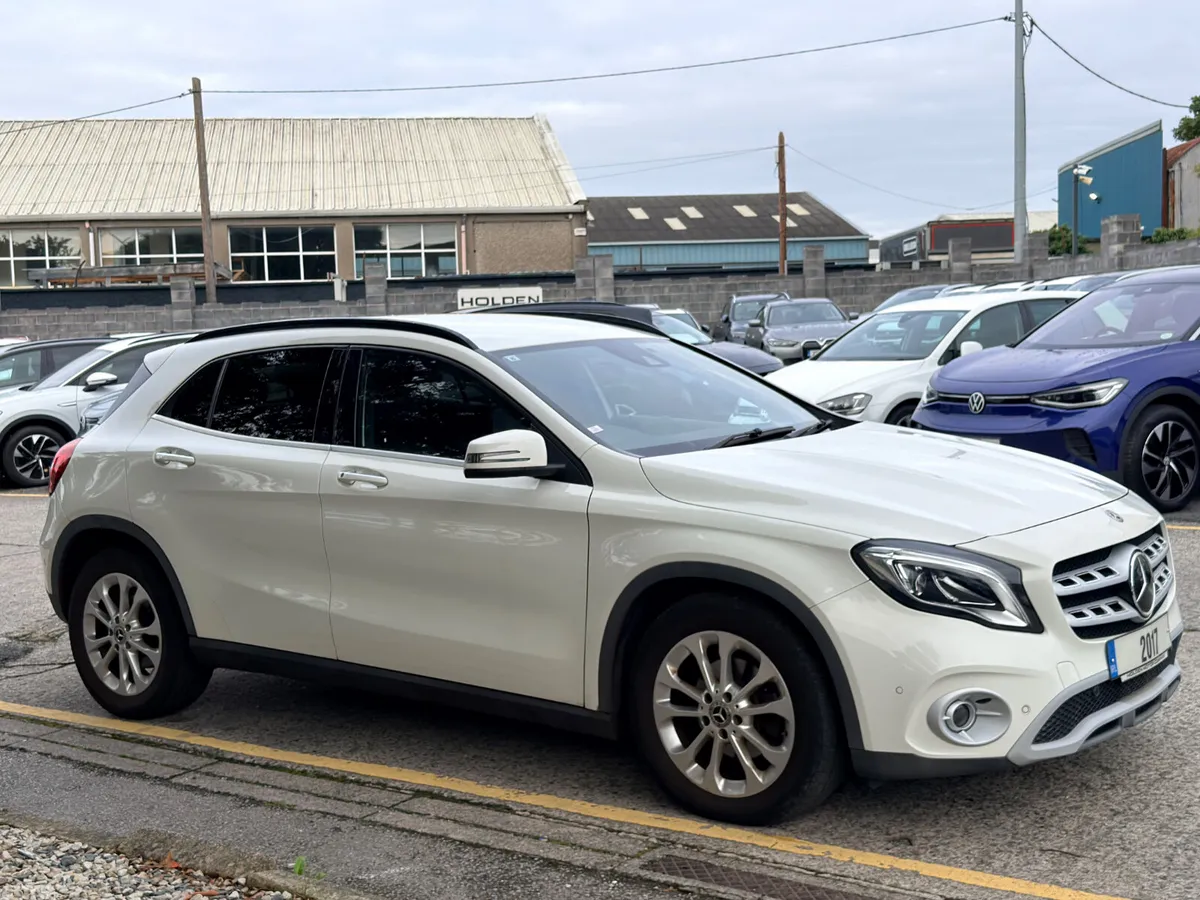 Mercedes-Benz GLA Hatchback, Petrol, 2017, White