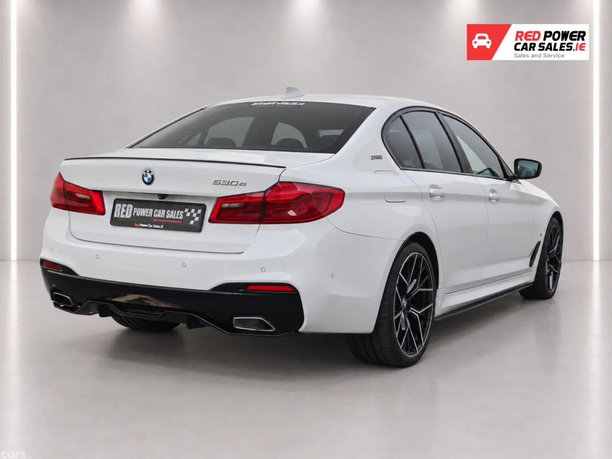 BMW 5-Series Saloon, Petrol Plug-in Hybrid, 2019, White