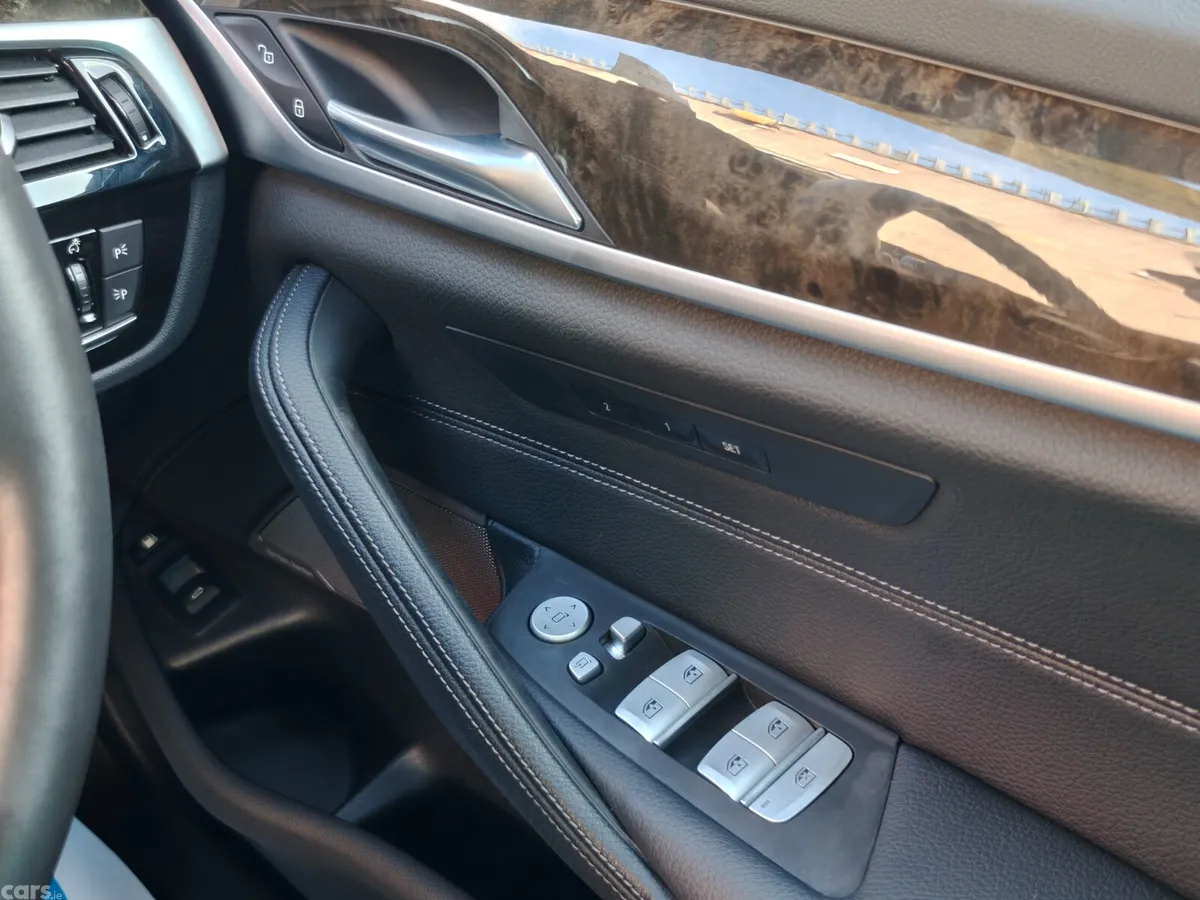 BMW 5-Series Saloon, Petrol Plug-in Hybrid, 2019, White