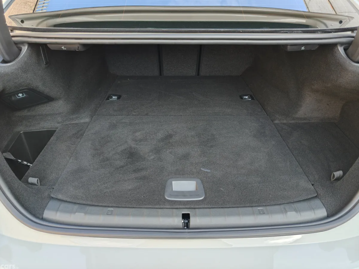 BMW 5-Series Saloon, Petrol Plug-in Hybrid, 2019, White
