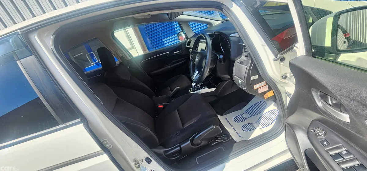 Honda Fit Hatchback, Petrol Hybrid, 2014, White