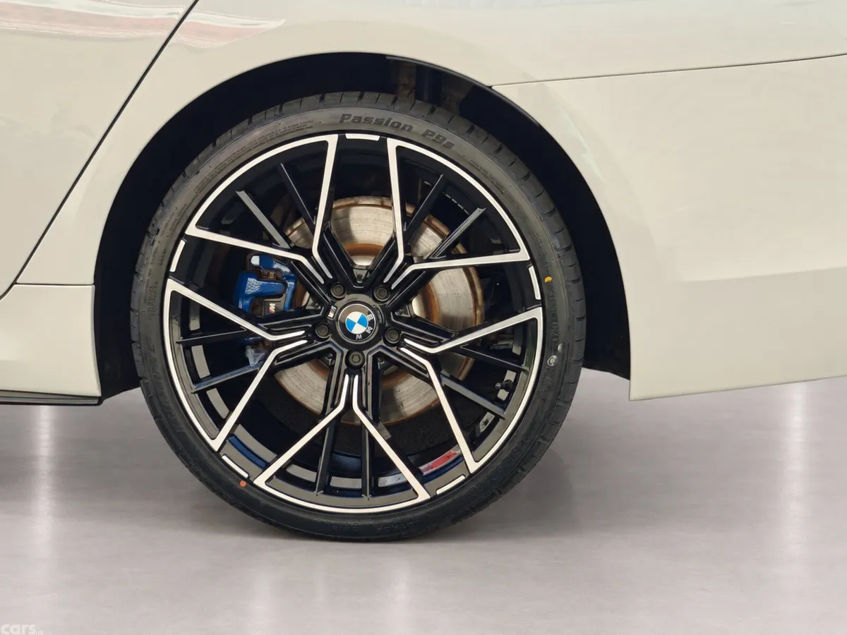 BMW 5-Series Saloon, Petrol Plug-in Hybrid, 2019, White
