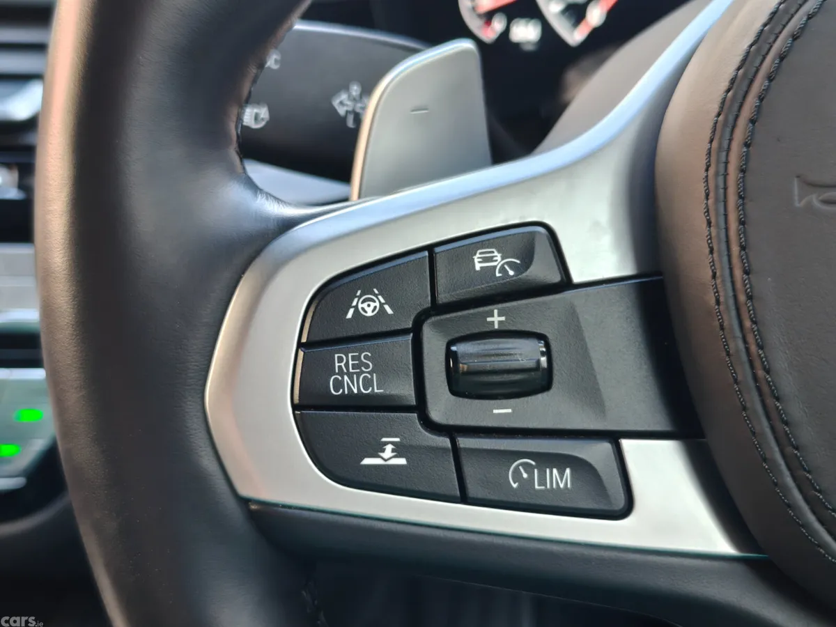 BMW 5-Series Saloon, Petrol Plug-in Hybrid, 2019, White