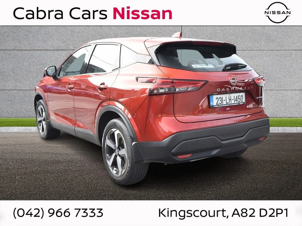 Nissan Qashqai MPV, Petrol, 2023, Red
