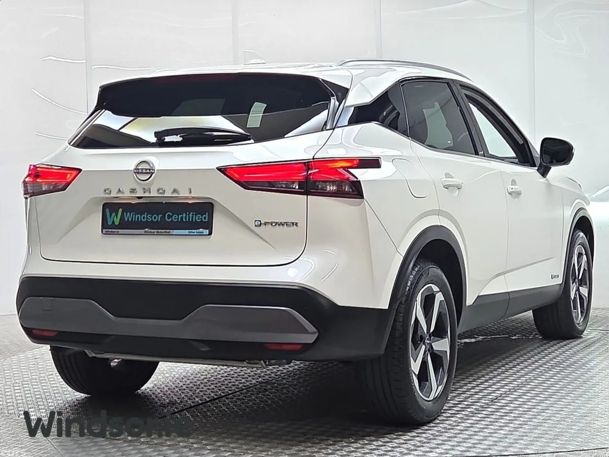 Nissan Qashqai MPV, Petrol Hybrid, 2023, White
