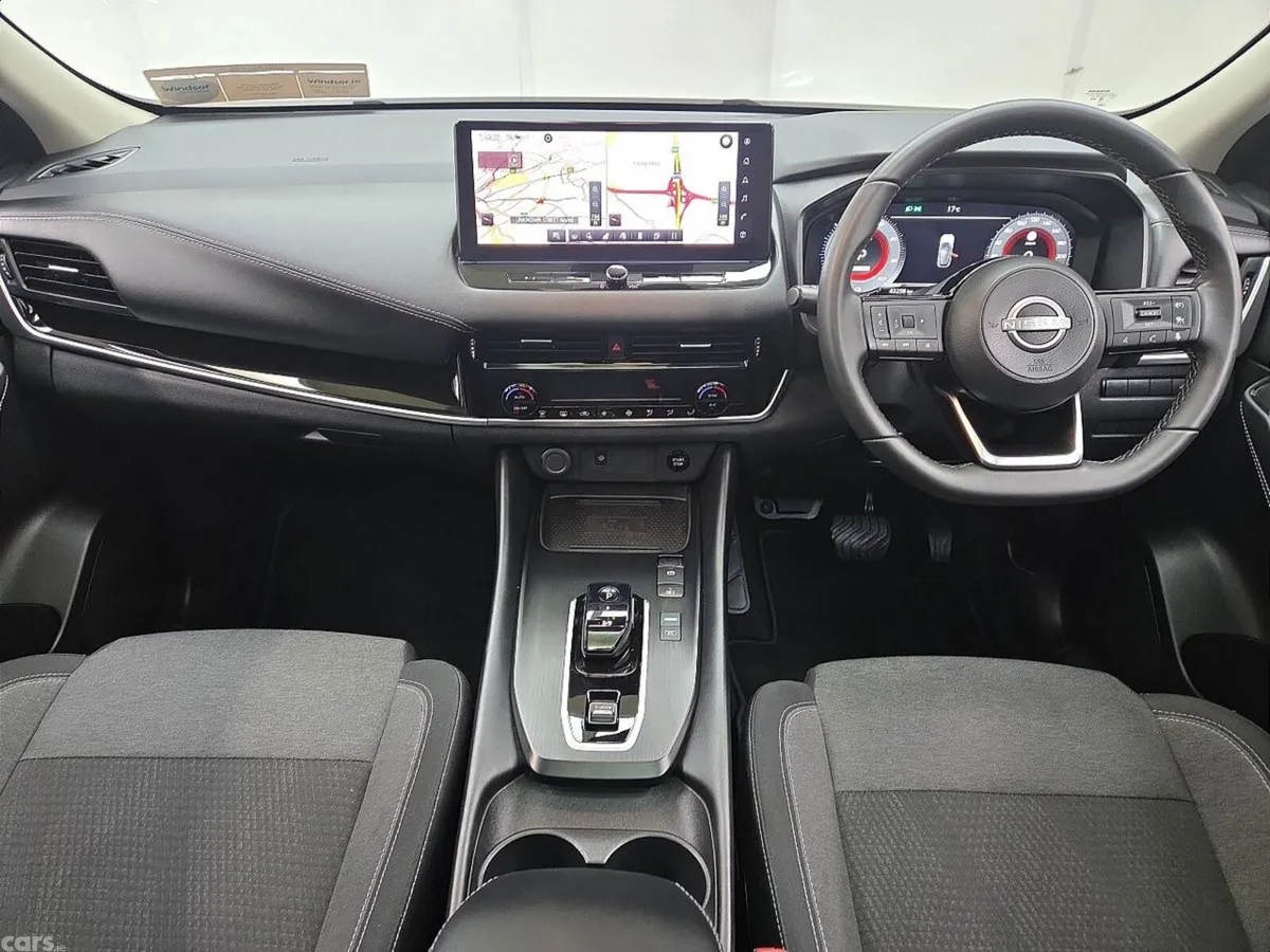 Nissan Qashqai MPV, Petrol Hybrid, 2023, White