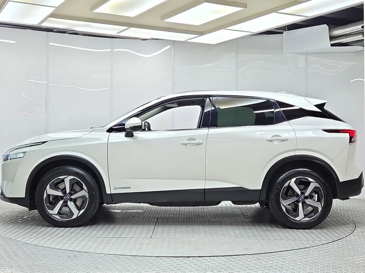 Nissan Qashqai MPV, Petrol Hybrid, 2023, White