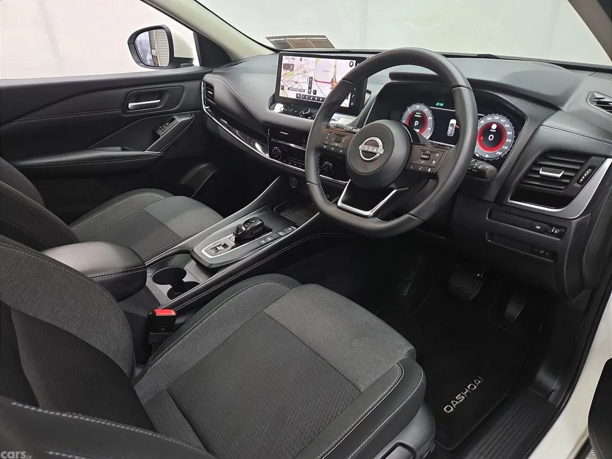 Nissan Qashqai MPV, Petrol Hybrid, 2023, White