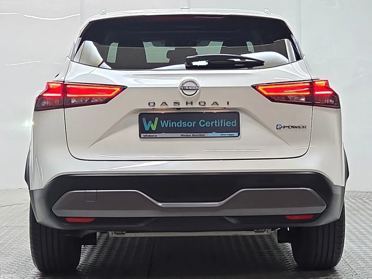 Nissan Qashqai MPV, Petrol Hybrid, 2023, White