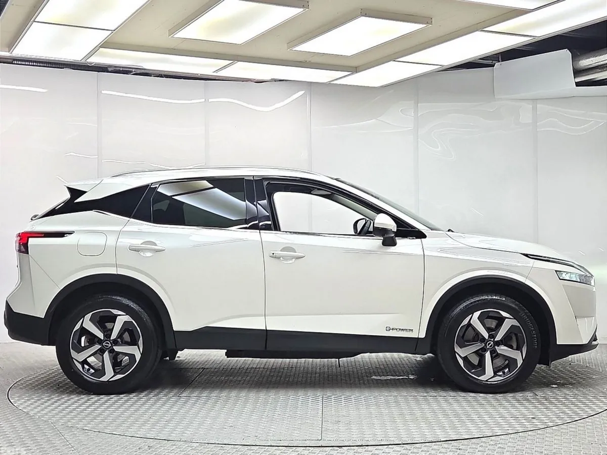 Nissan Qashqai MPV, Petrol Hybrid, 2023, White
