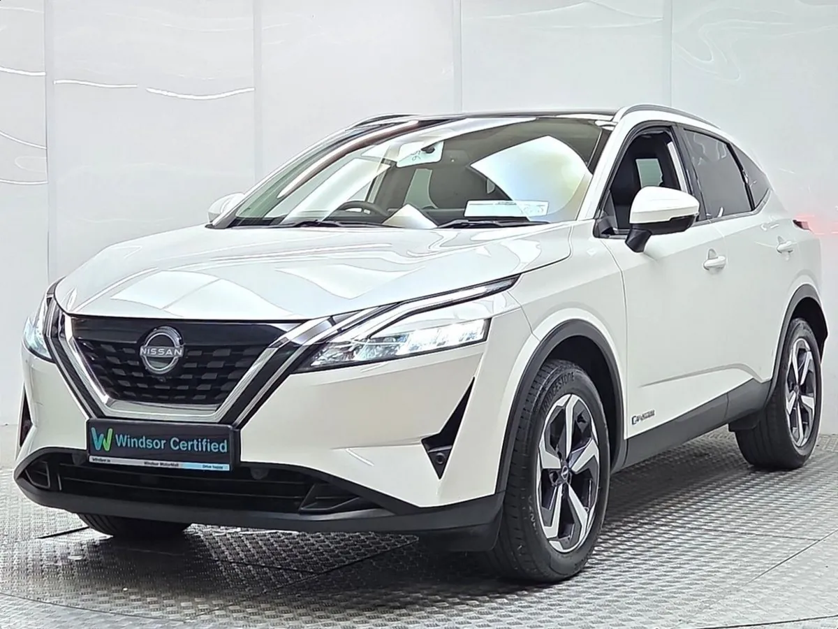 Nissan Qashqai MPV, Petrol Hybrid, 2023, White