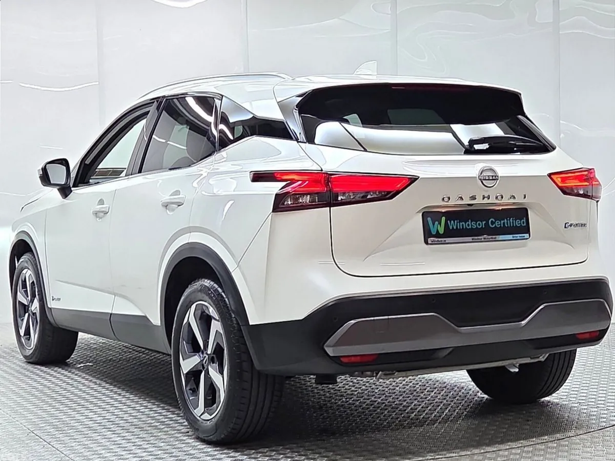 Nissan Qashqai MPV, Petrol Hybrid, 2023, White