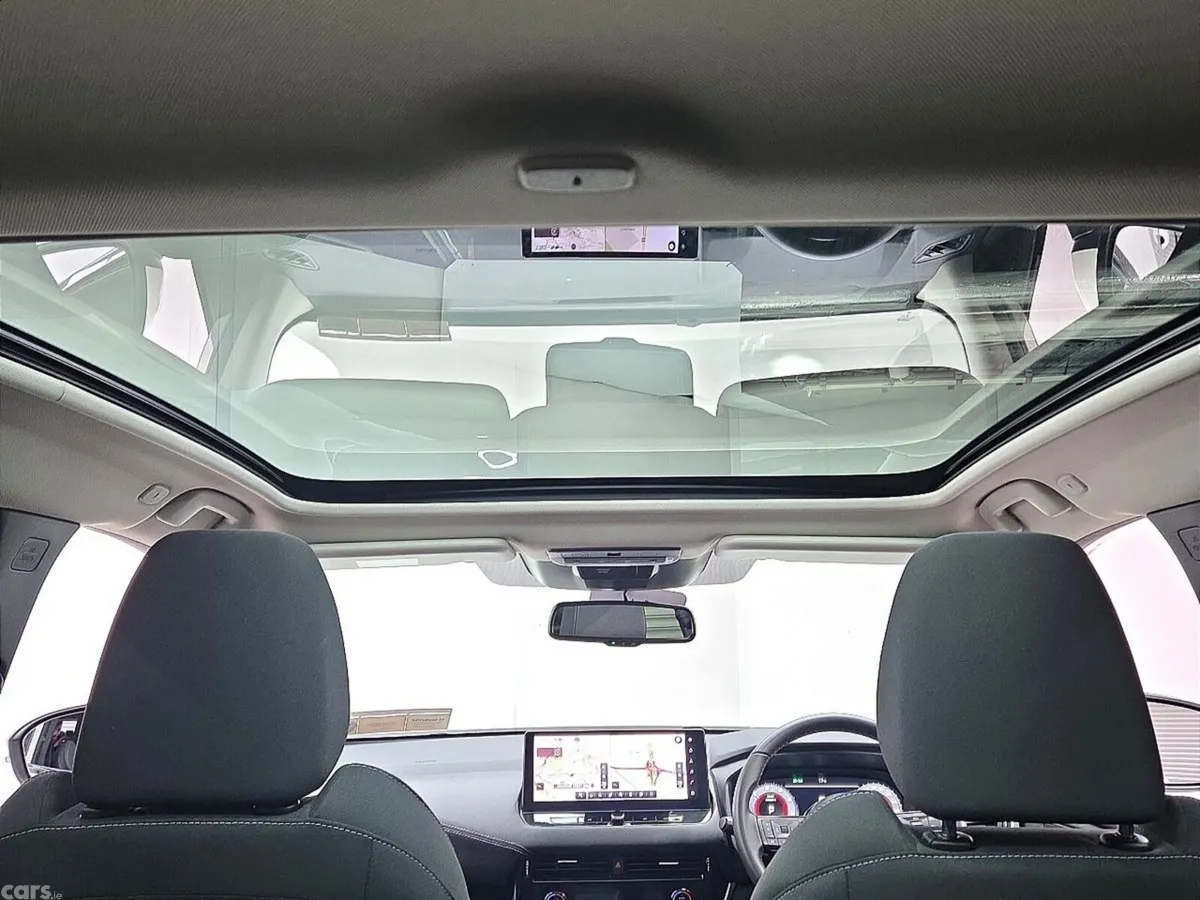 Nissan Qashqai MPV, Petrol Hybrid, 2023, White