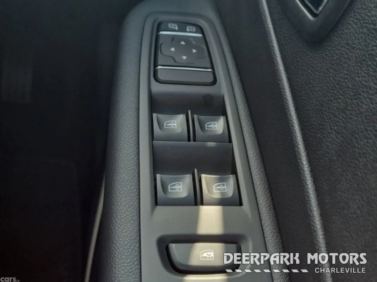 Renault Captur Hatchback, Diesel, 2019, Blue