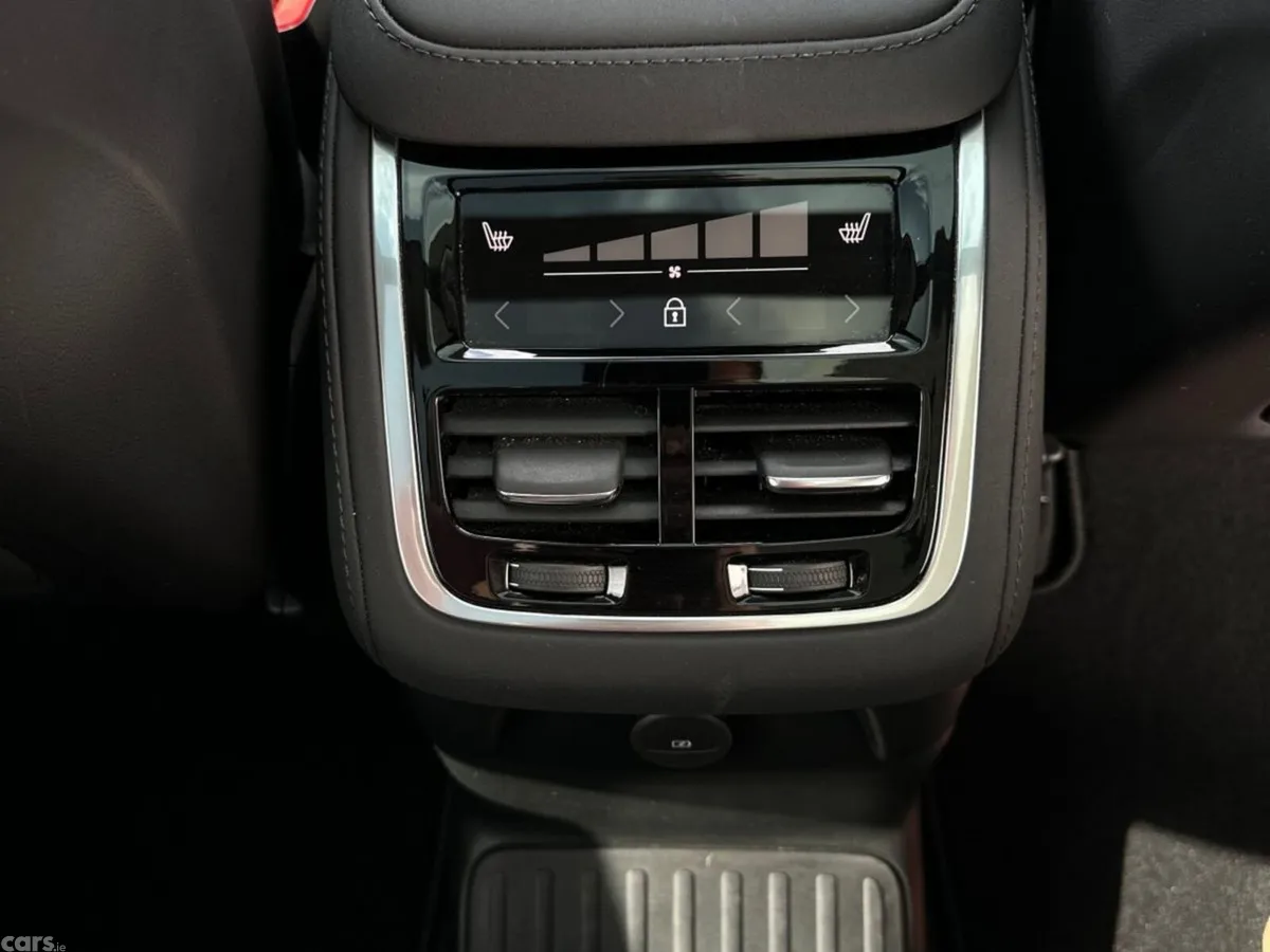 Volvo XC90 SUV, Petrol Plug-in Hybrid, 2025, Grey