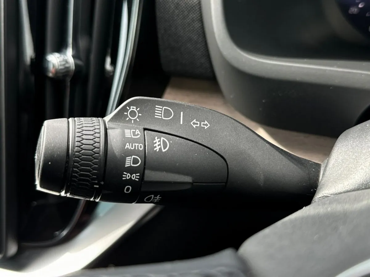 Volvo XC90 SUV, Petrol Plug-in Hybrid, 2025, Grey