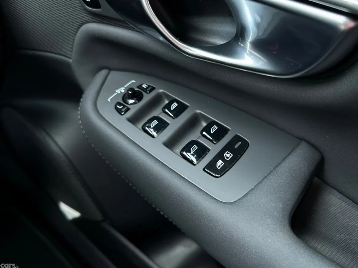 Volvo XC90 SUV, Petrol Plug-in Hybrid, 2025, Grey