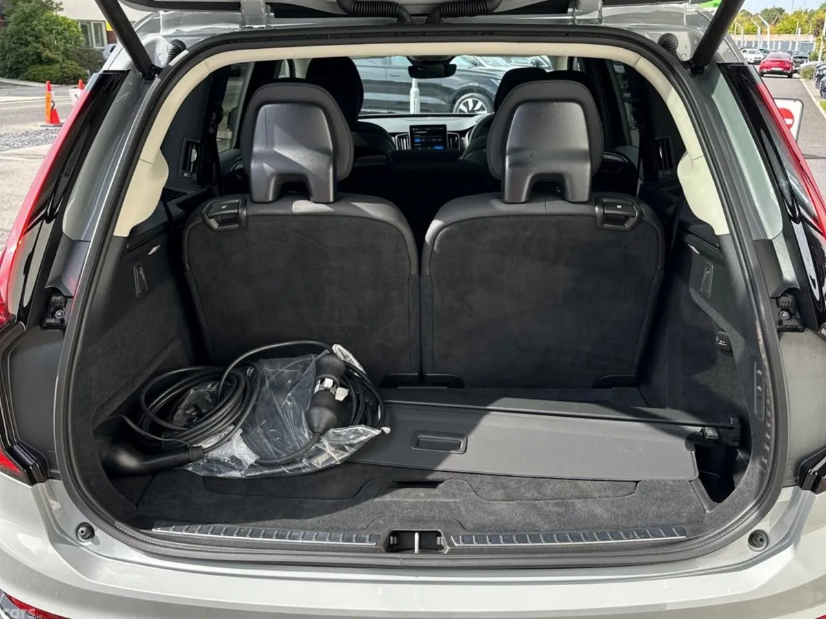 Volvo XC90 SUV, Petrol Plug-in Hybrid, 2025, Grey