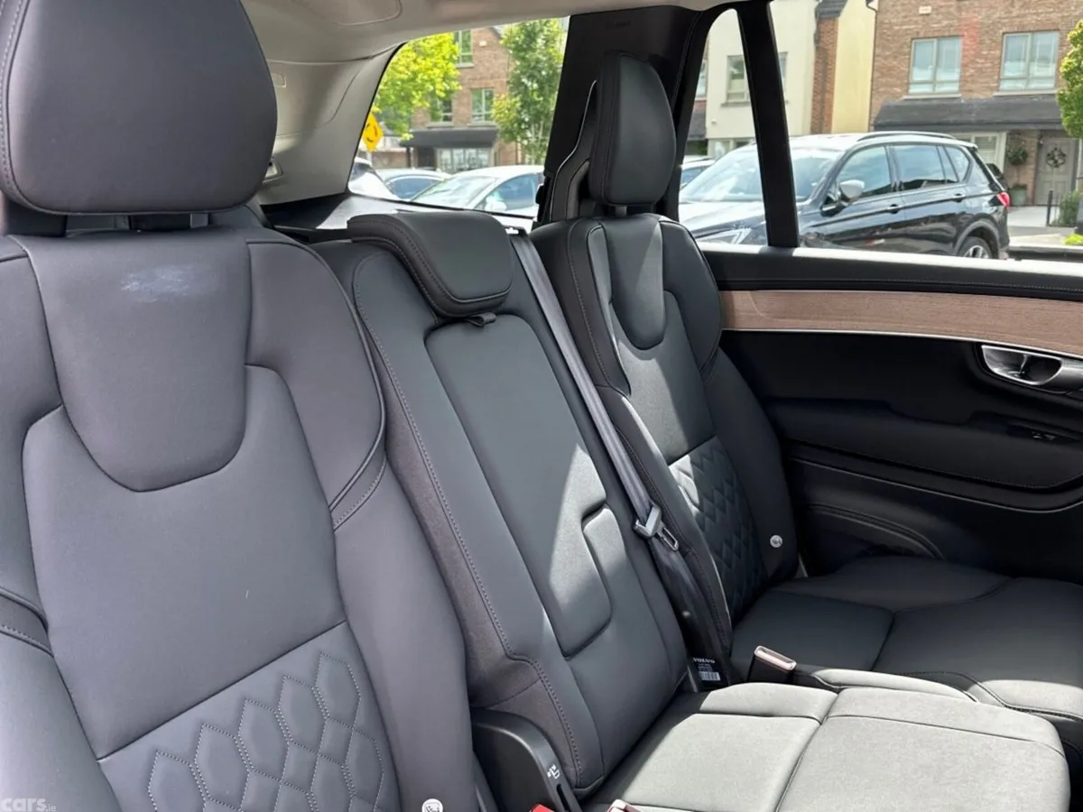 Volvo XC90 SUV, Petrol Plug-in Hybrid, 2025, Grey