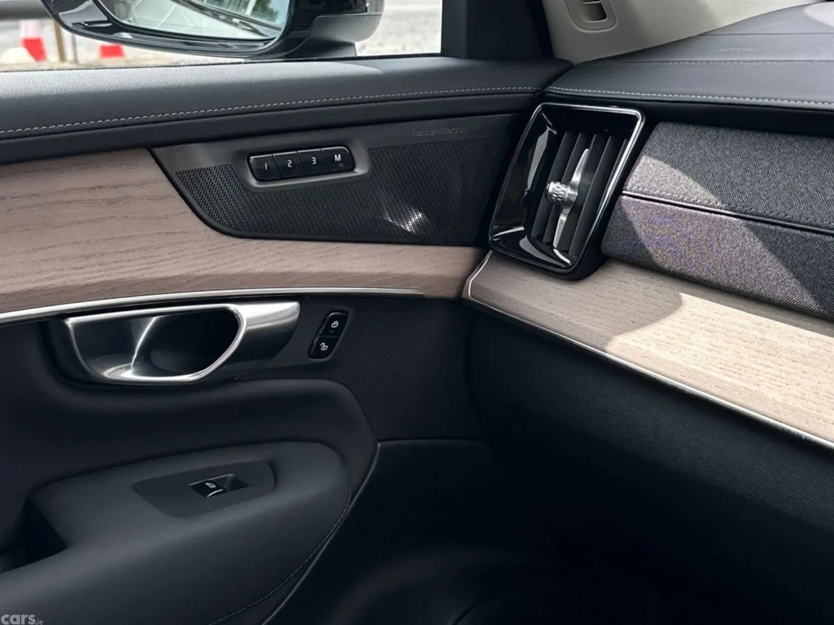 Volvo XC90 SUV, Petrol Plug-in Hybrid, 2025, Grey