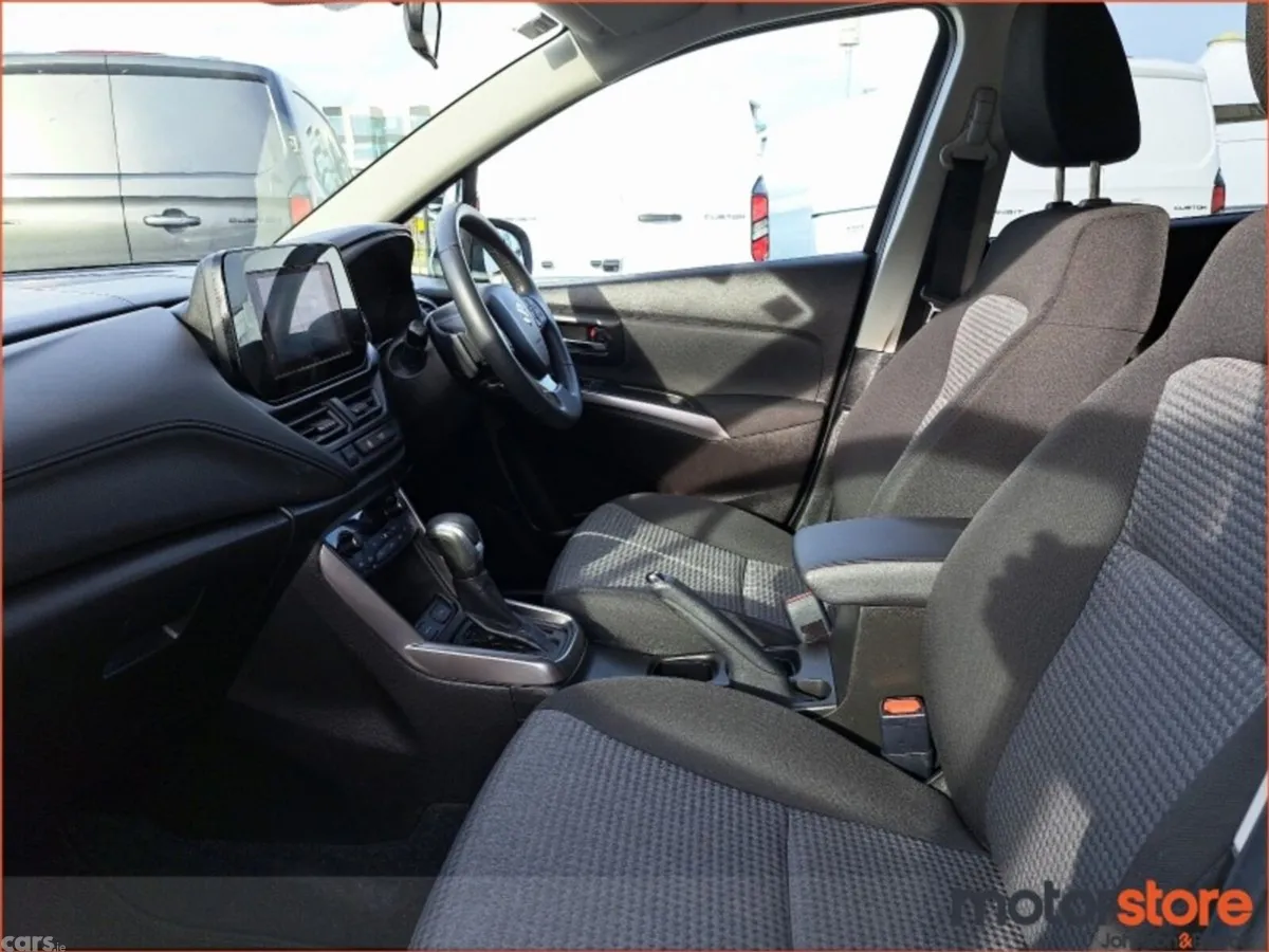 Suzuki SX4 SUV, Petrol Hybrid, 2023, Grey