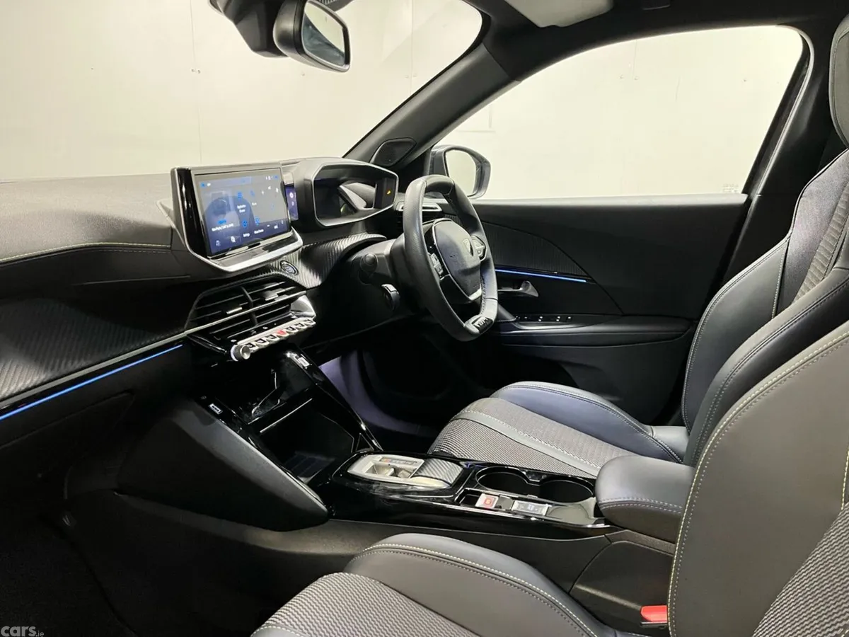 Peugeot 2008 SUV, Electric, 2025, Grey
