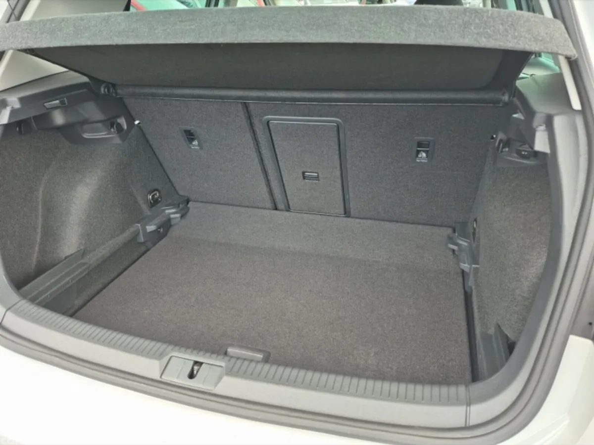 Volkswagen Golf Hatchback, Petrol, 2018, White