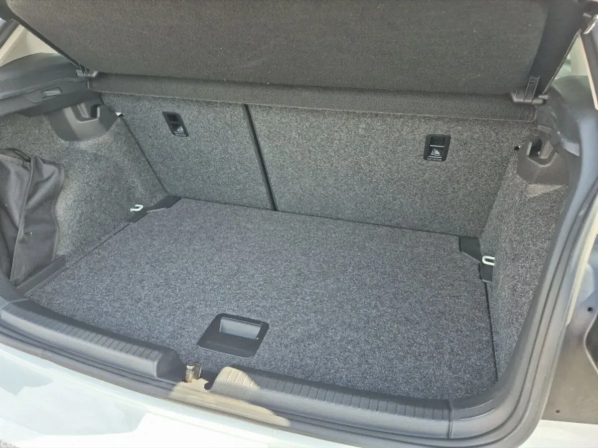 Volkswagen Polo Hatchback, Petrol, 2021, White