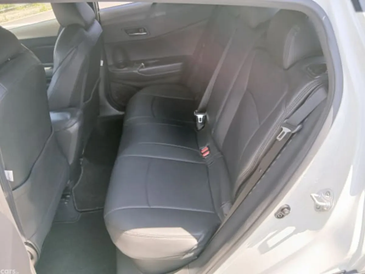 Toyota C-HR SUV, Petrol Hybrid, 2017, White