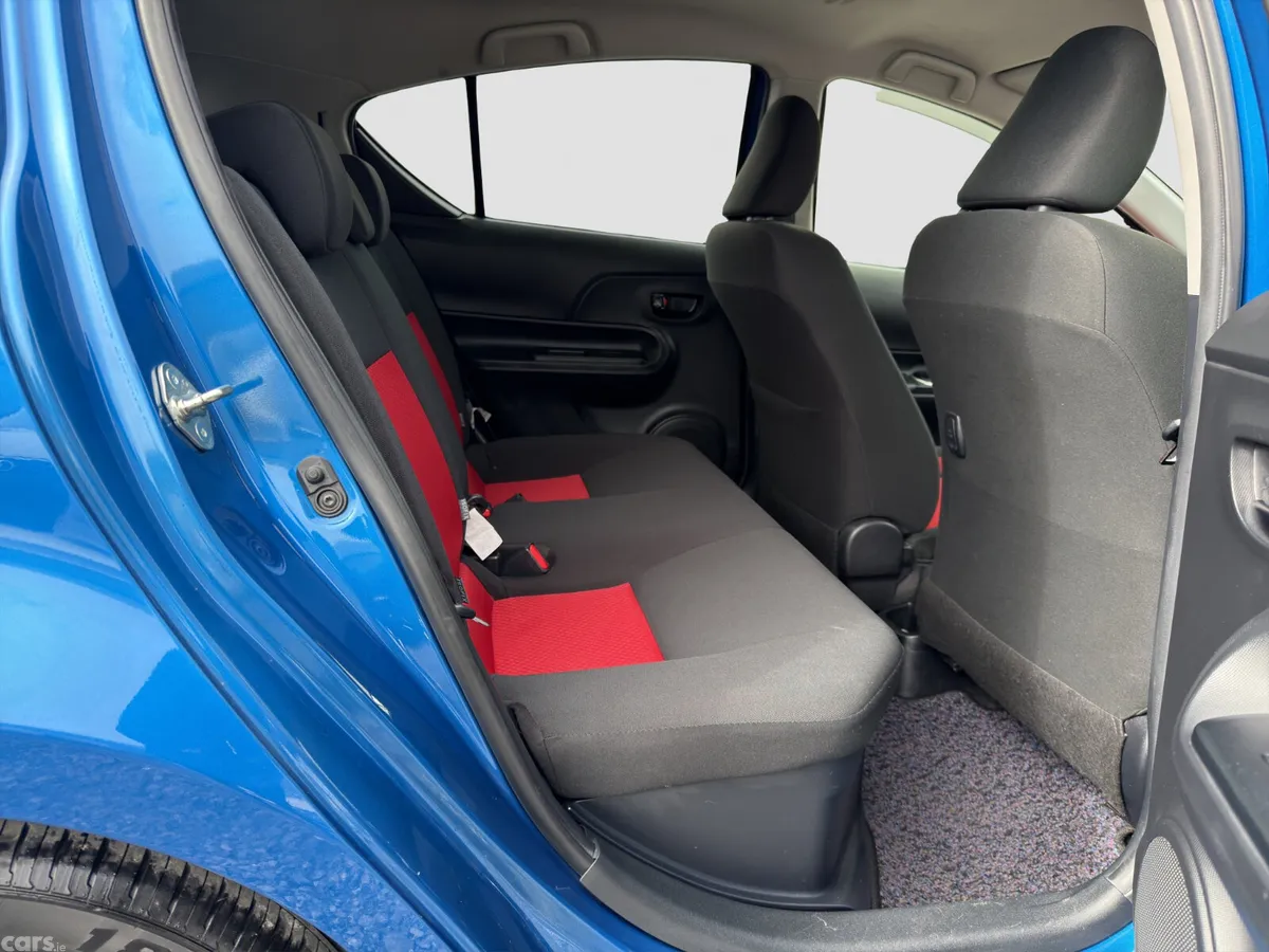 Toyota Aqua Hatchback, Petrol Hybrid, 2018, Blue