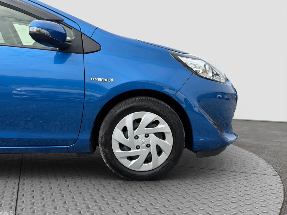 Toyota Aqua Hatchback, Petrol Hybrid, 2018, Blue