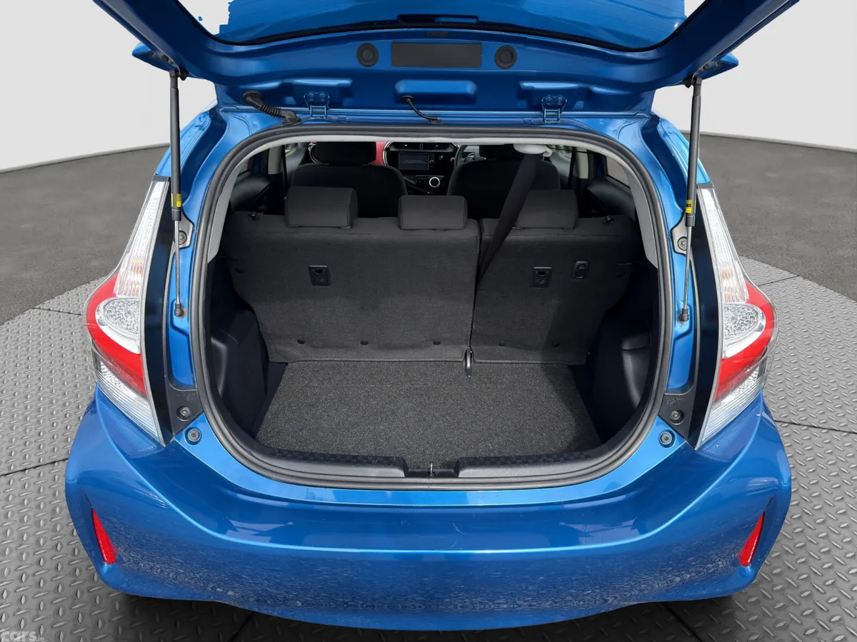 Toyota Aqua Hatchback, Petrol Hybrid, 2018, Blue