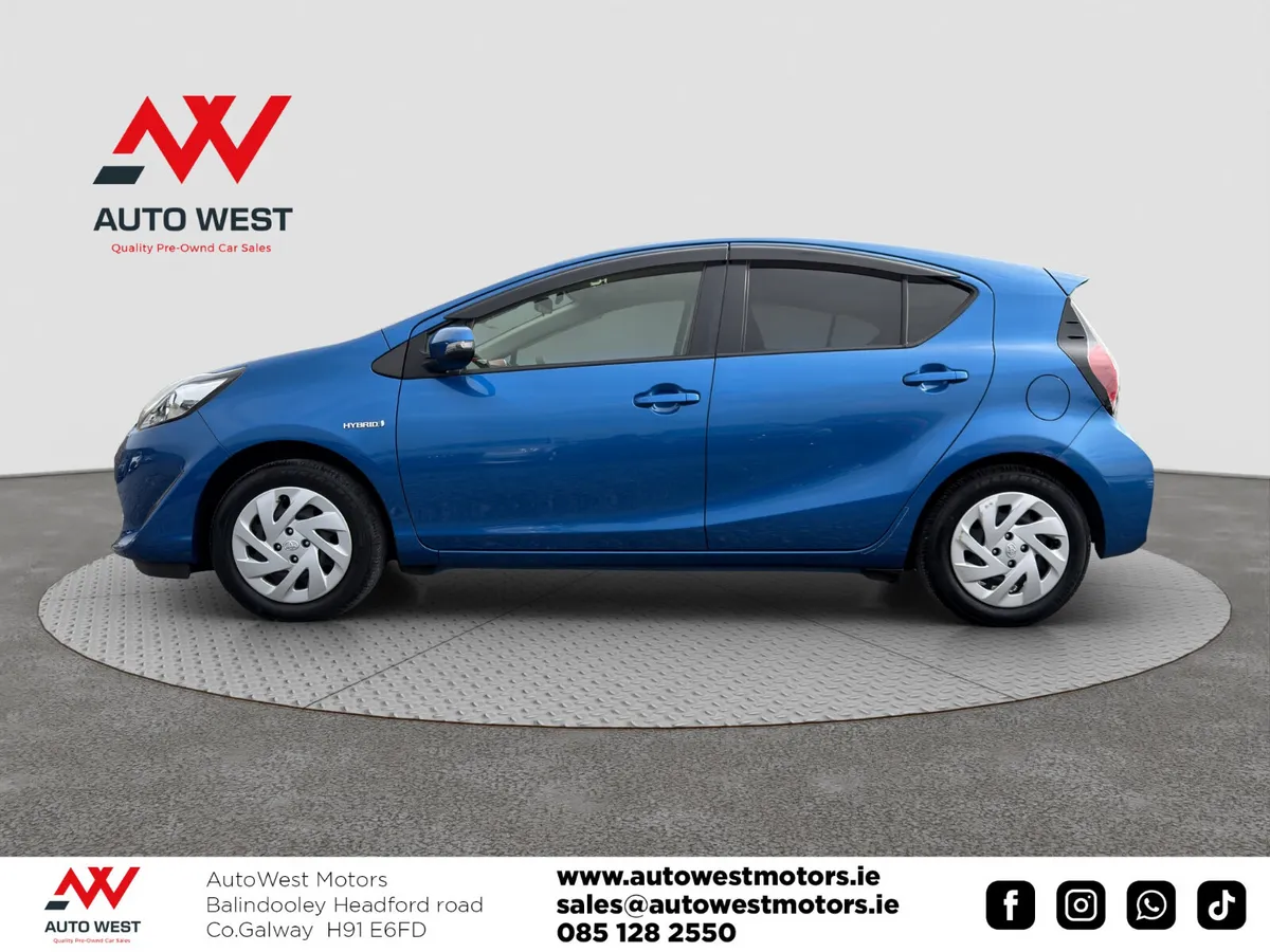 Toyota Aqua Hatchback, Petrol Hybrid, 2018, Blue