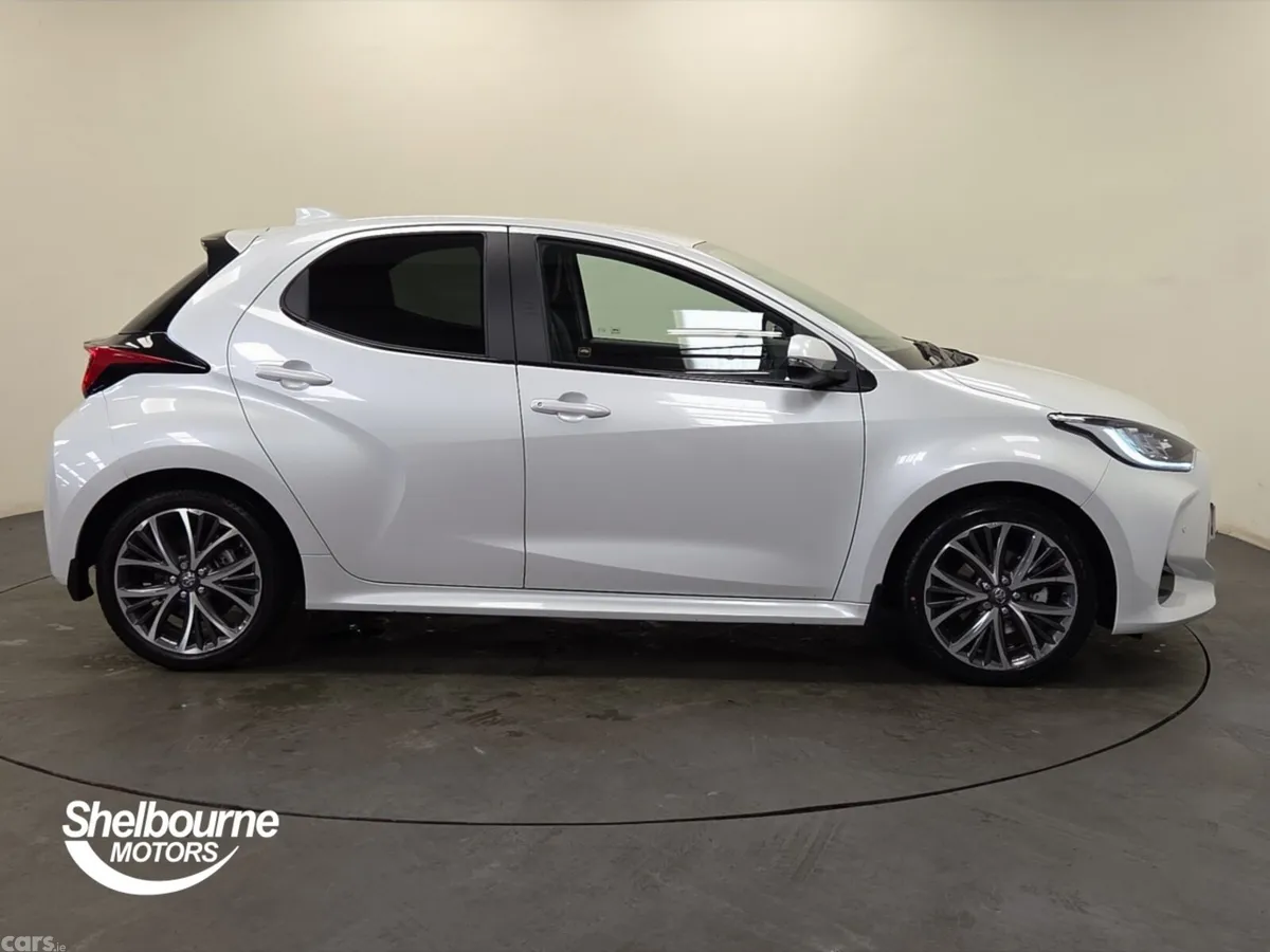 Toyota Yaris Hatchback, Petrol Hybrid, 2024, White